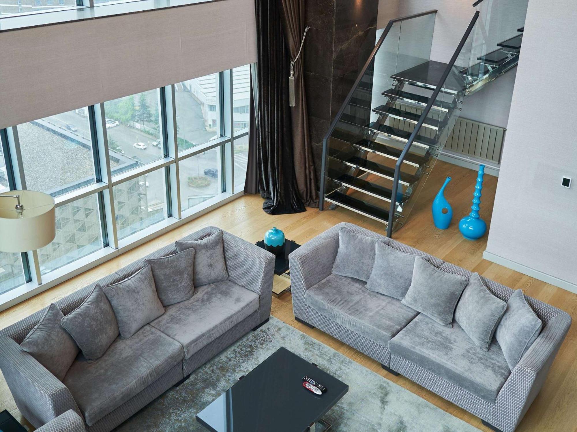 Downtown Ankara Hotel Luaran gambar A living room in a duplex apartment